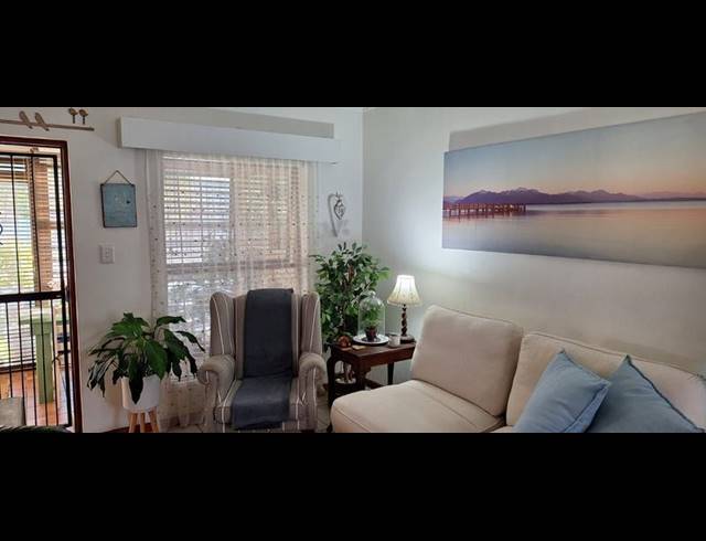 2 BEDROOM HOUSE FOR SALE IN SANDBAAI